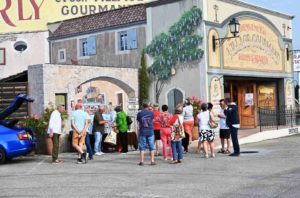 Distribution sacs cadeaux publicitaires carnet de route