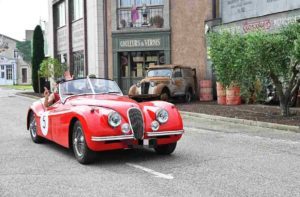 Jaguar MK11 rouge décapotable